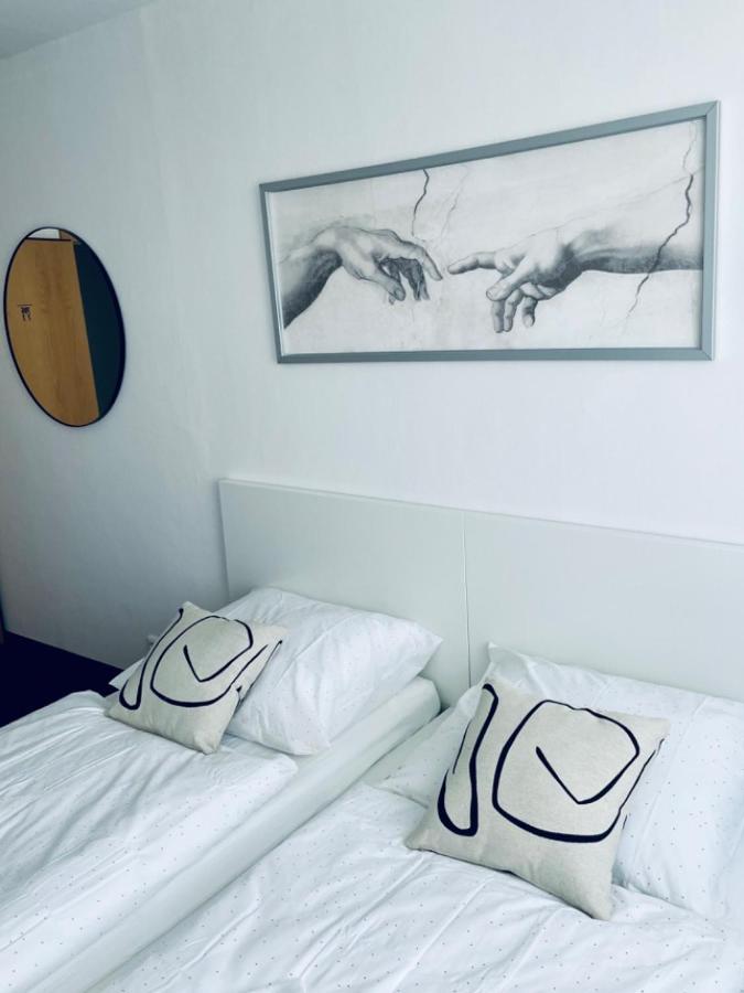 Apartmany Bryksova Prague Luaran gambar