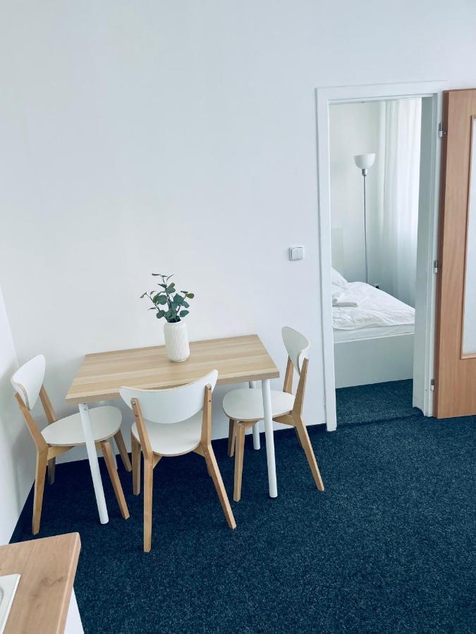 Apartmany Bryksova Prague Luaran gambar