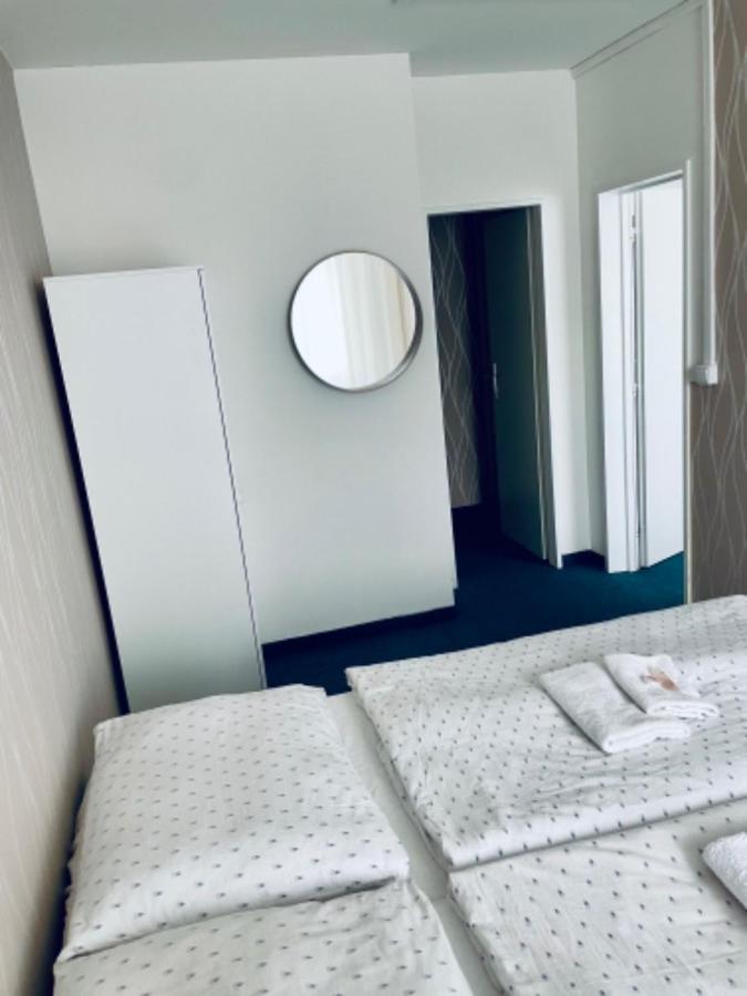 Apartmany Bryksova Prague Luaran gambar