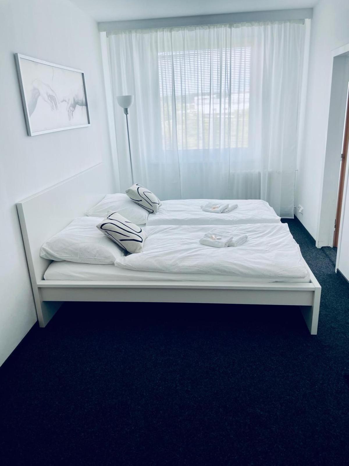 Apartmany Bryksova Prague Luaran gambar